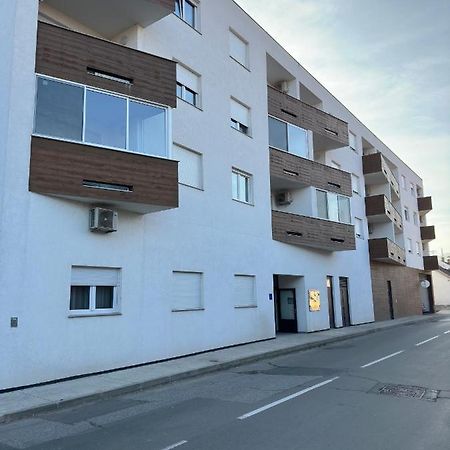 City Rent 1 Осієк Екстер'єр фото