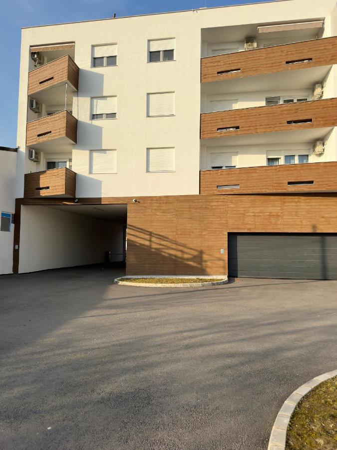 City Rent 1 Осієк Екстер'єр фото